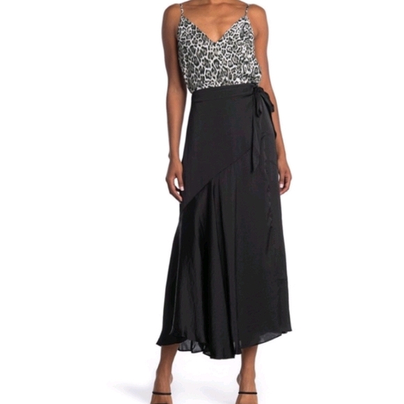 Free People Dresses & Skirts - ✨Free People silky wrap skirt